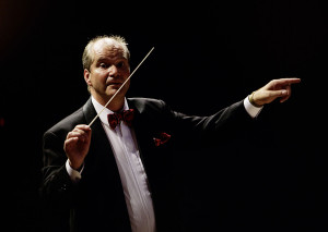 Gunhard Mattes, Dirigent und Gründer des «Orchesters für den Frieden».