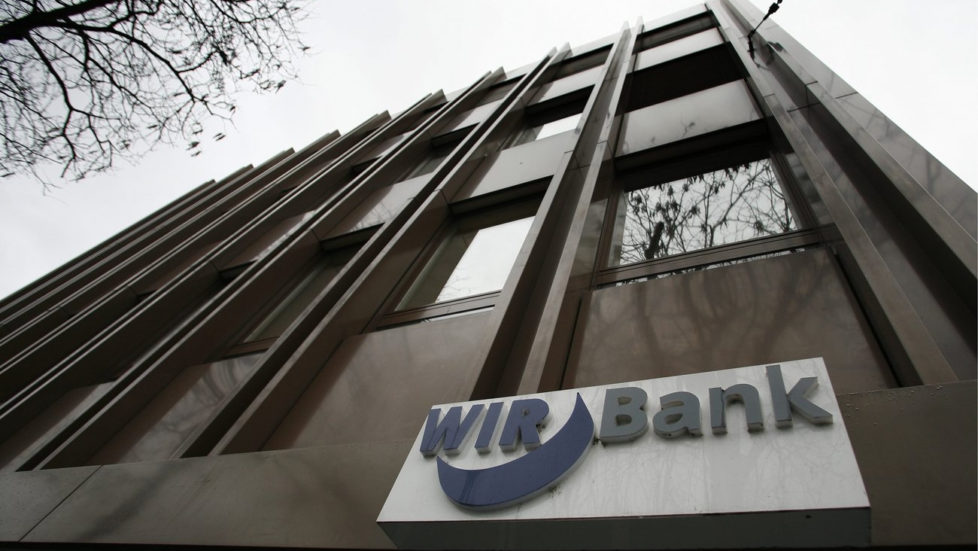 Verunsicherte Kunden wegen neuer Strategie: WIR-Bank in Basel. Foto: Georgios Kefalas/Keystone