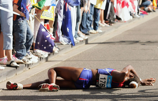 Naigambo of Namibia collapses during women's Marathon at Commonwealth Games in Melbourne