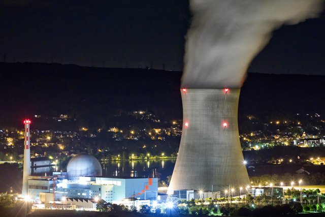Drpht ein Rückschritt ins Atomzeitalter? Das Atomkraftwerk Leibstadt. (Keystone)