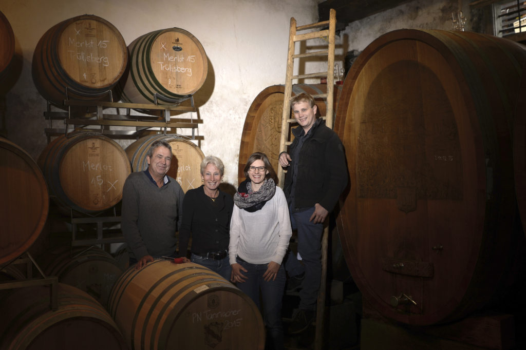 Weinbau Schwarzenbach in Meilen geniesst bei Kunden einen ausgezeichneten Ruf. Nun hat mit Sohn Alain Schwarzenbach die fünfte Generation das Unternehmen übernommen. (Foto: Doris Fanconi)