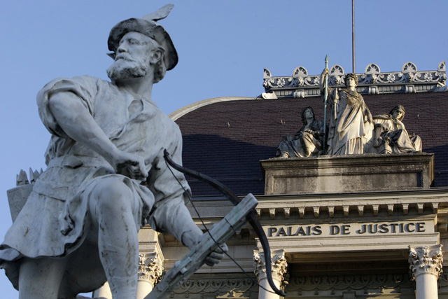 Tell-Statue vor dem Lausanner Kantonsgericht. (Keystone)