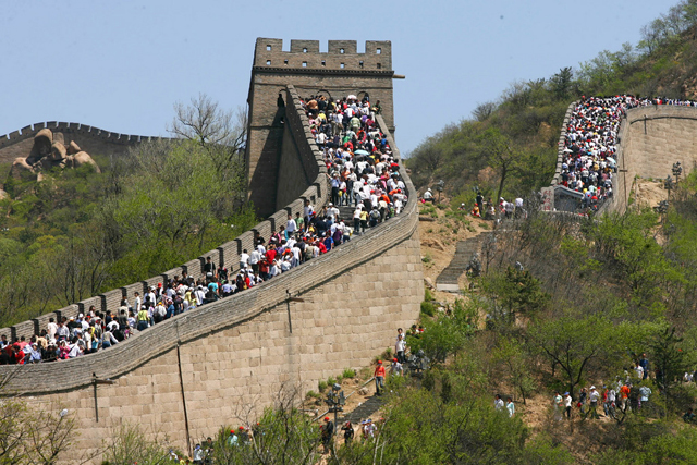 Touristen auf der chinesischen Mauer. (Foto: Keystone)