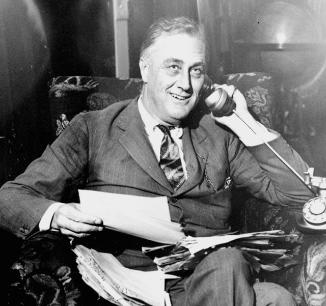 Tatendrang: Präsident Roosevelt bei seiner Arbeit im July 1932.