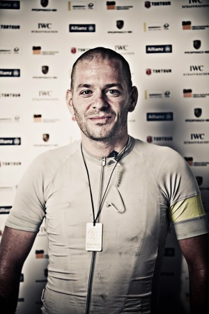 Roman Glaus im Jahr 2012 nach 1000 Kilometern im Ziel.
