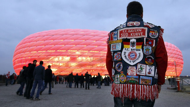 Heimvorteil genutzt: Bayern München fühlt sich in der Allianz Arena wohl. (Bilder: Keystone)