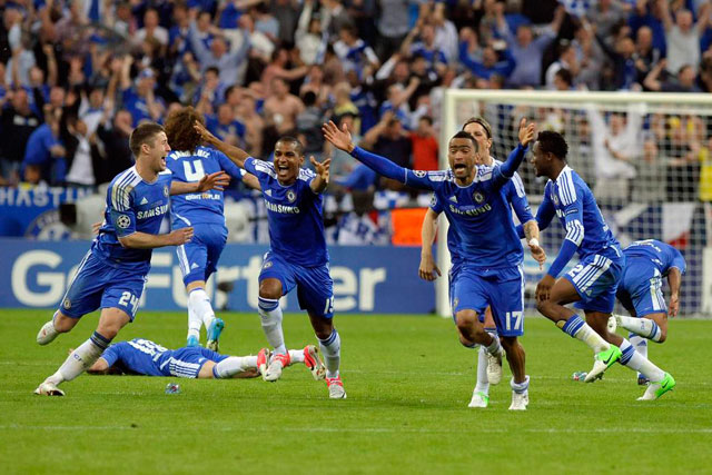 Die Erlösung: Chelsea jubelt nach Drogbas entscheidendem Penalty. (Bild: EQ Images)