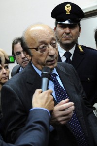Luciano Moggi nachdem er zu fünf Jahren Gefängnis verurteilt wurde. Neapel, 8. November 2011. (Foto: Keystone/ Ciro Fusco)