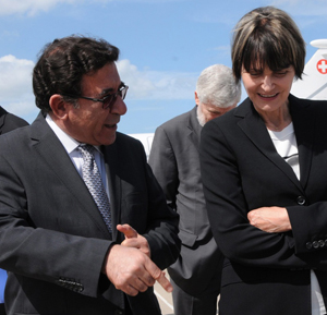 Zahnlose Schweizer Aussenpolitik: Micheline Calmy-Rey auf Staatsbesuch in Tunesien Anfang Mai 2011; rechts der tunesische Aussenminister Radhouane Nouissri.