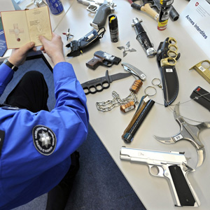 Beschlagnahmte Waffen an Grenze in Genf.