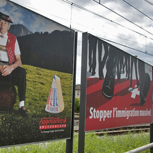 Die Mehrheit der Schweizer Bevölkerung wird kaum vom bilateralen Weg abrücken: Anti-Einwanderungsplakat der SVP.