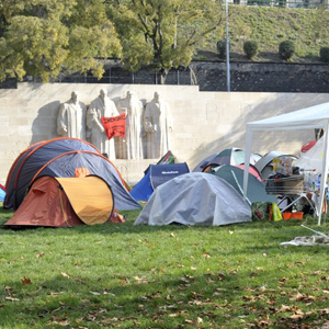 Das Camp der Occupy-Genf-Bewegung vor dem Denkmal der Reformatoren.