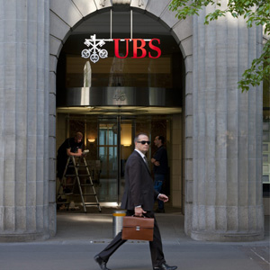 Parteien müssen ihre Unabhängigkeit bewahren: Eingang der UBS in Zürich. (Bild: Keystone)