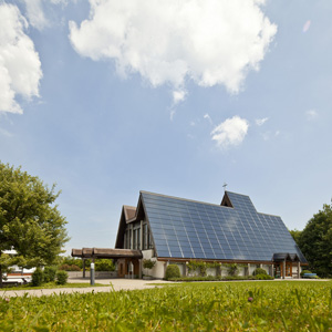 Solaranlage auf dem Dach der Kirche Halden (SG). (Foto: Keystone)AC