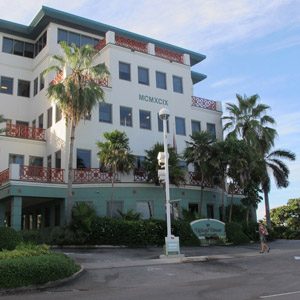 Das berüchtigte Ugland House auf Grand Cayman Island ist der offizielle Sitz tausender Briefkastenfirmen. (Foto: AP/David McFadden)