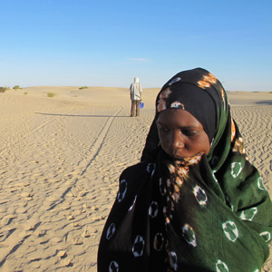 Ein Malierin betrauert den Tod ihres Mannes, der ein Opfer des Bürgerkriegs wurde.
