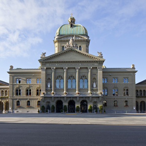 Das Bundeshaus in Bern, 16. Juli 2012. (Keystone/Gaëtan Bally)