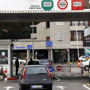 Grenzübergang Ponte Tresa: Rund 60'000 Grenzgänger arbeiten in der Schweiz, viele zahlen in ihrem Heimatland keine Steuern.