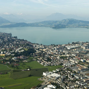 Kapitalismus bremsen gegen die Zugisierung der Schweiz