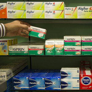 Dans une pharmacie, des médicaments. (Image/Keystone)