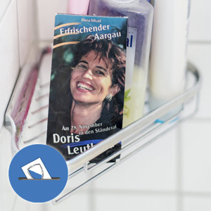 Duschen mit Doris: Leuthards «erfrischender» Wahlkampf für den Ständerat 1999. Foto: Christian Beutler (Keystone)