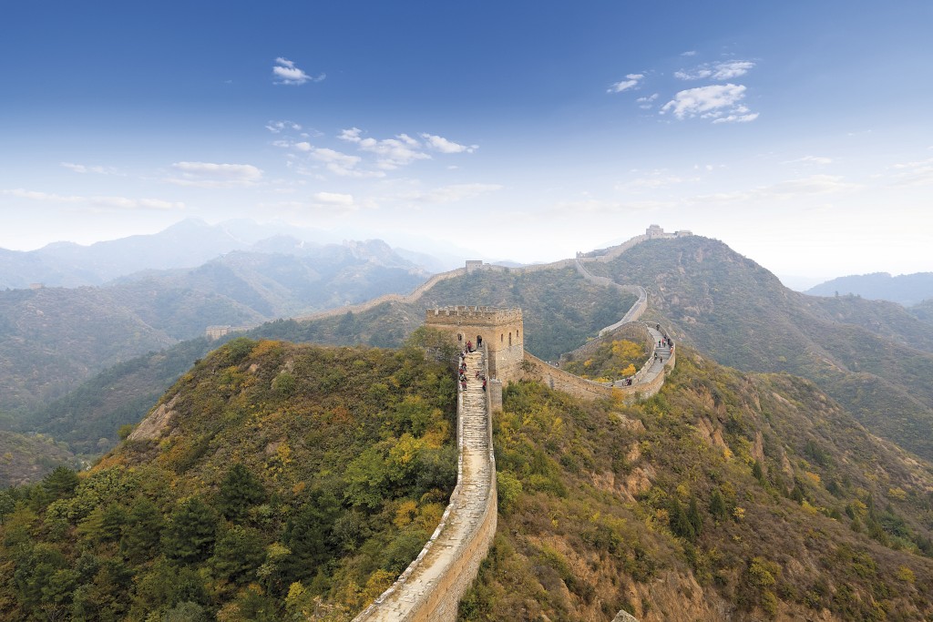 the great wall of china in autumn
