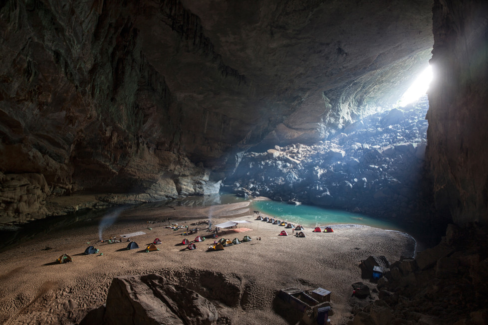 Camp in Hang En Cave. Foto: Tanja Demarmels