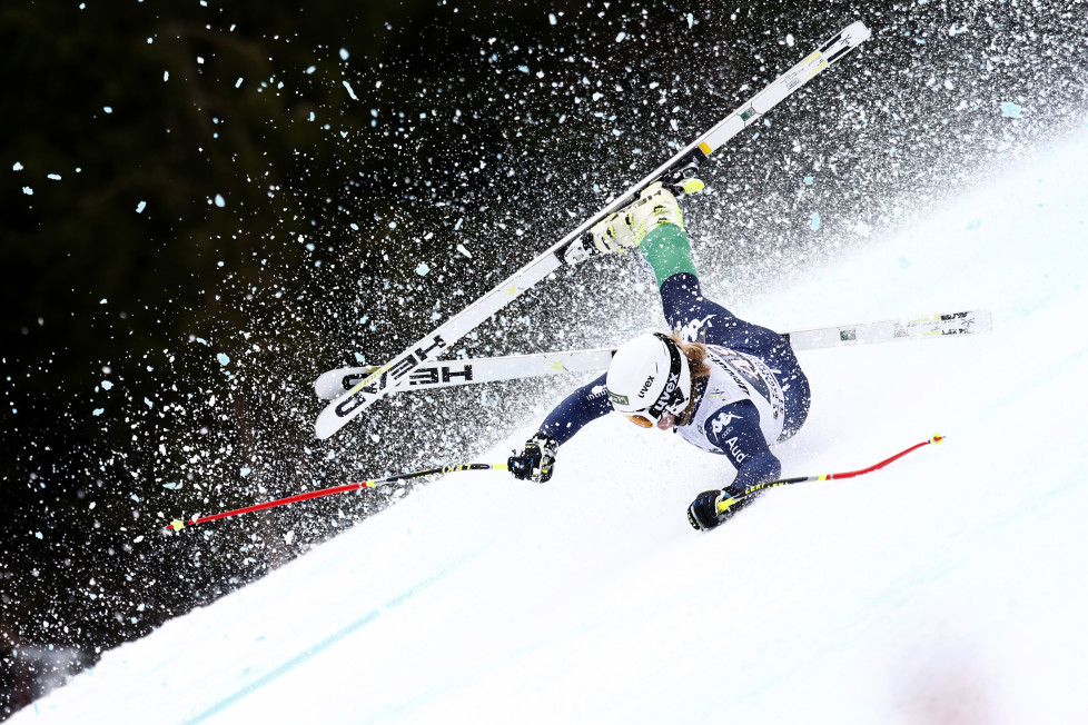 GARMISCH-PARTENKIRCHEN, GERMANY - JANUARY 07: (FRANCE OUT) Verena Gasslitter of italy crashes during the Audi FIS Alpine Ski World Cup Women's Super G on January 07, 2016 in Garmisch-Partenkirchen, Germany. (Photo by Christophe Pallot/Agence Zoom/Getty Images)