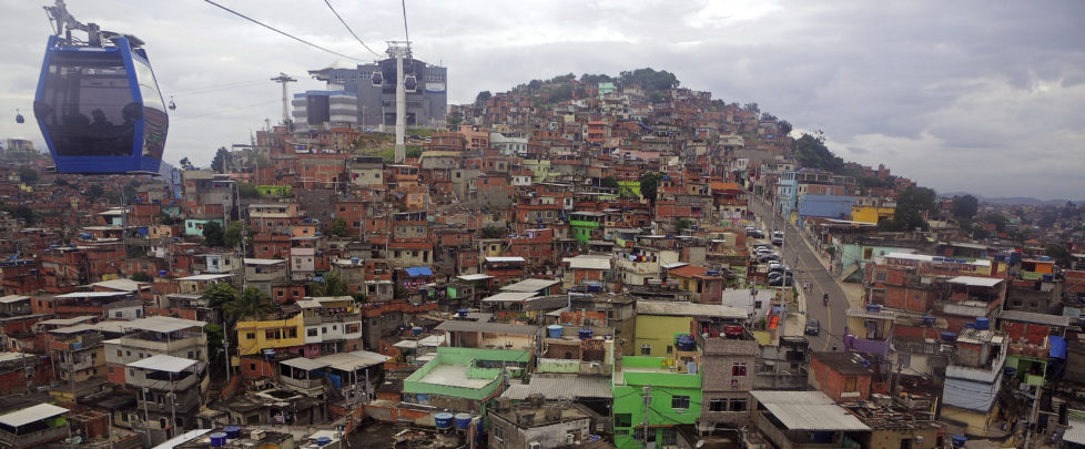 Neue Seilbahnen erschliessen die Favelas, Rio de Janeiro, Juni 2015.