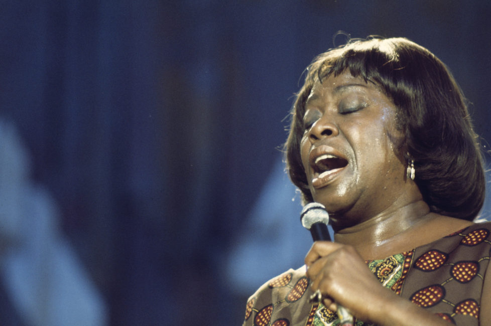 Sarah Vaughan (1924-1990), U.S. jazz singer, during a concert performance at the Montreux Jazz Festival, in Montreux, Switzerland, 11 July 1976. (Photo by Andrew Putler/Redferns/Getty Images)