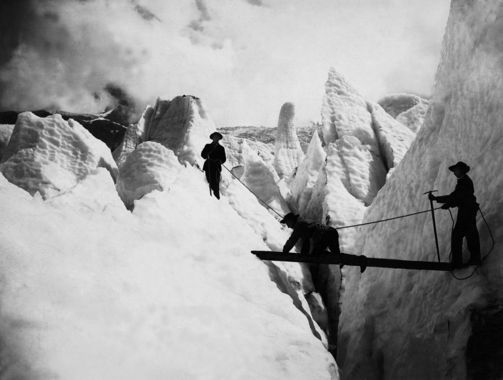 Mountaineering in Switzerland, circa 1910. (Photo by Popperfoto/Getty Images)