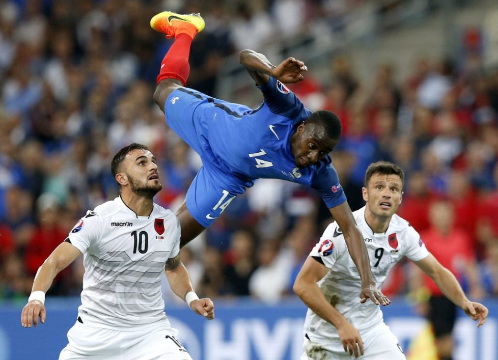epaselect epa05368149 Blaise Matuidi (C) of France in action during the UEFA EURO 2016 group A preliminary round match between France and Albania at Stade Velodrome in Marseille, France, 15 June 2016.....(RESTRICTIONS APPLY: For editorial news reporting purposes only. Not used for commercial or marketing purposes without prior written approval of UEFA. Images must appear as still images and must not emulate match action video footage. Photographs published in online publications (whether via the Internet or otherwise) shall have an interval of at least 20 seconds between the posting.) EPA/GUILLAUME HORCAJUELO EDITORIAL USE ONLY
